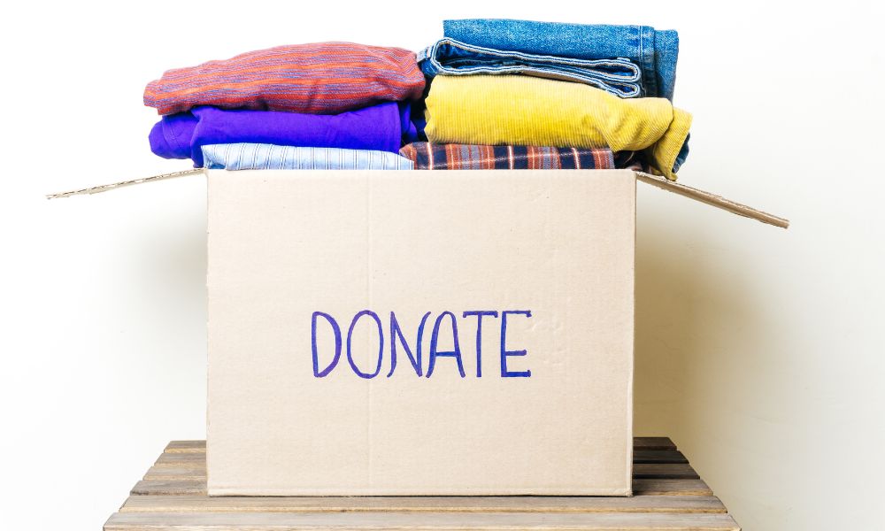 5 Essential Tips To Prepare Your Clothes for Donation